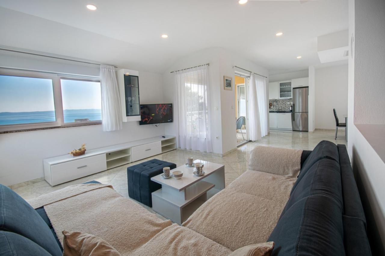 Laura Apartment