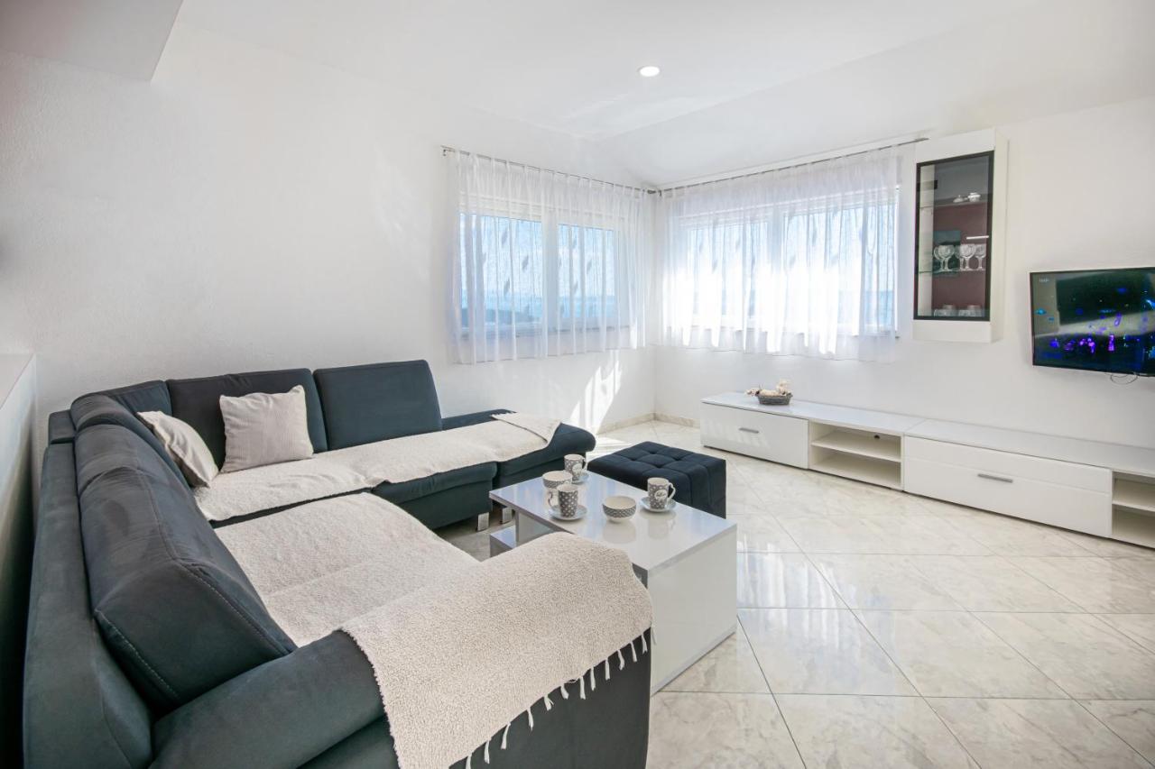Laura Apartment Makarska