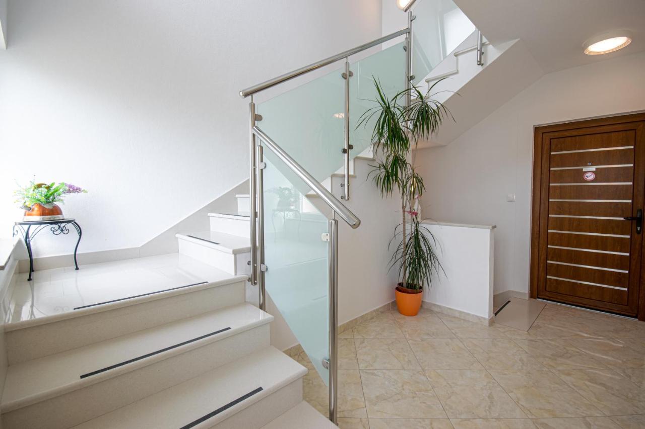 Laura Apartment Makarska