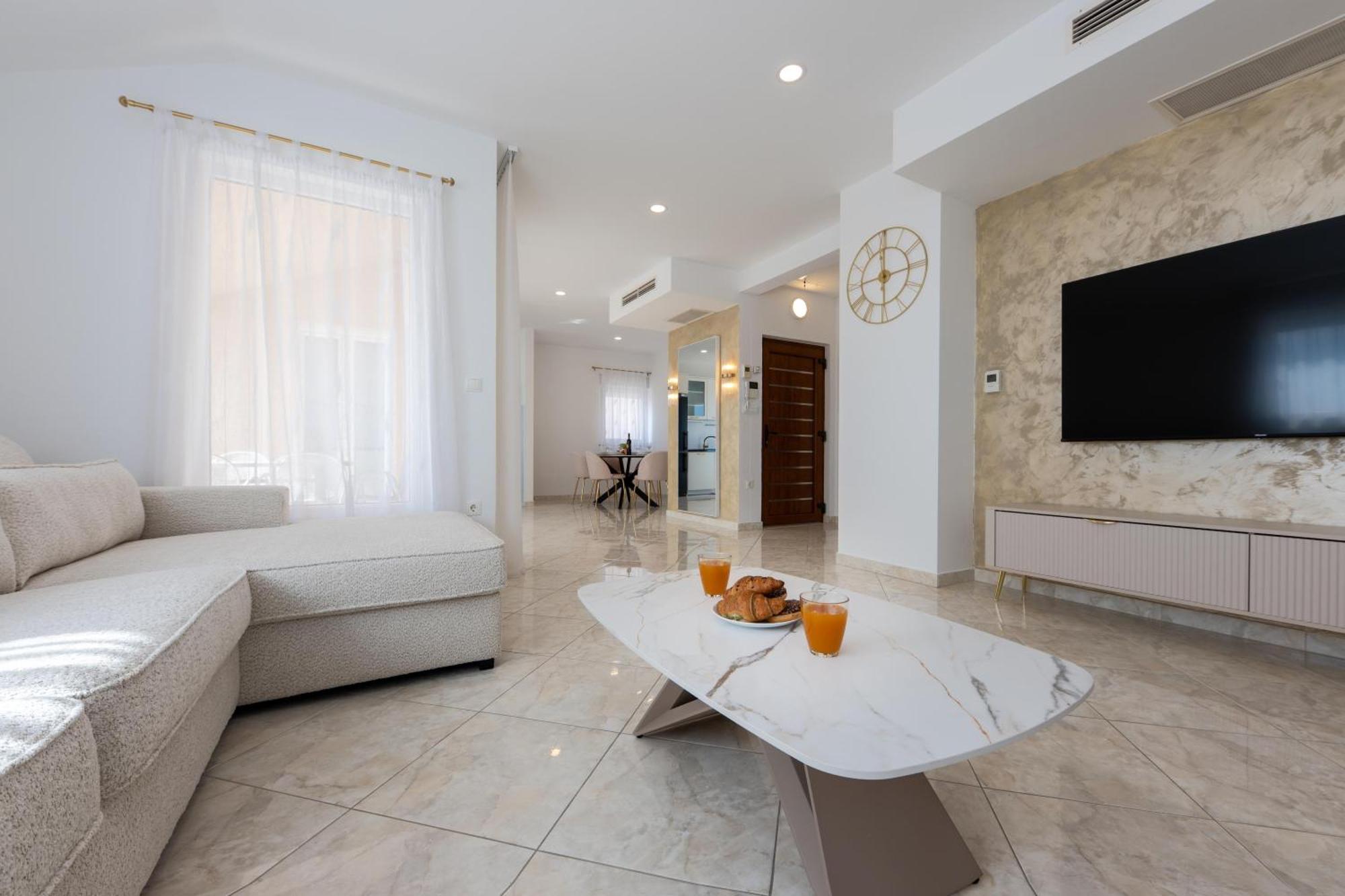 Laura Apartment Makarska